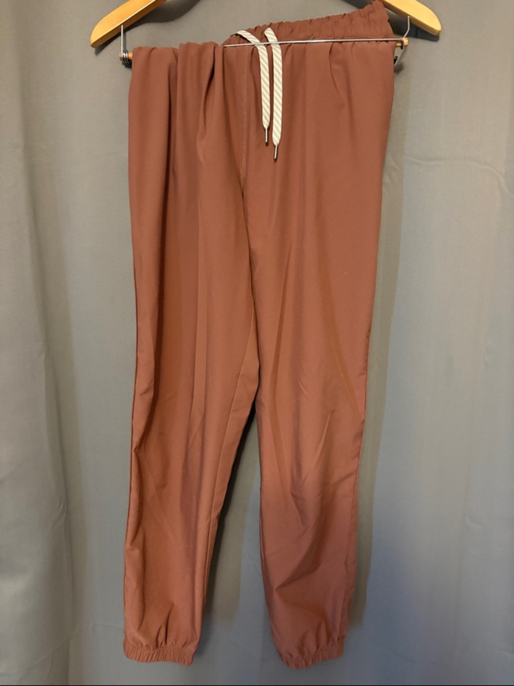 Vuori Rust-Colored Women's Jogger Track Pants